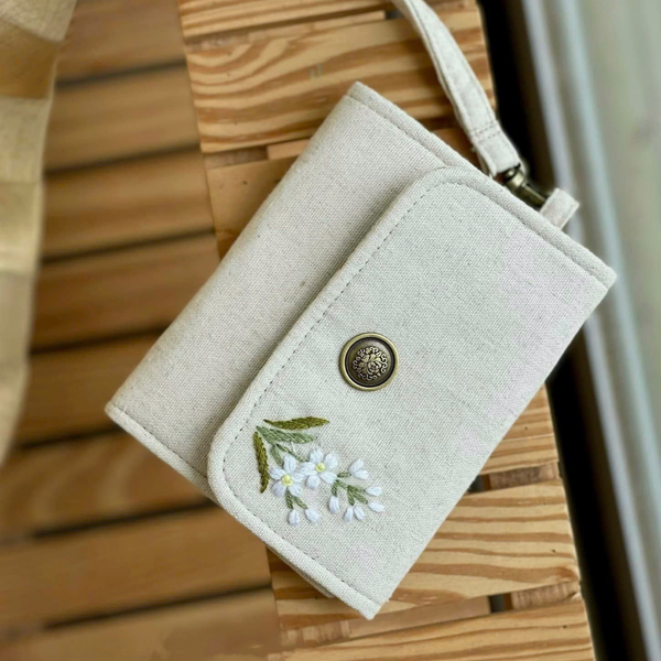 Embroidered linen wallet, Compact Women Wallet, handheld wallet,women wallet,embroidered purse, embroidery wallet,card wallet