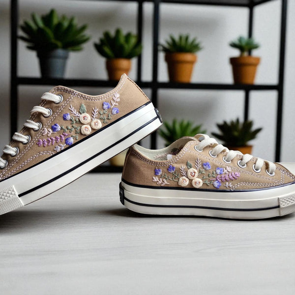 Beige embroidered shoes for a wedding on the beach Daisiesflower Shoes Converse with floral designs by Stitchery Zone