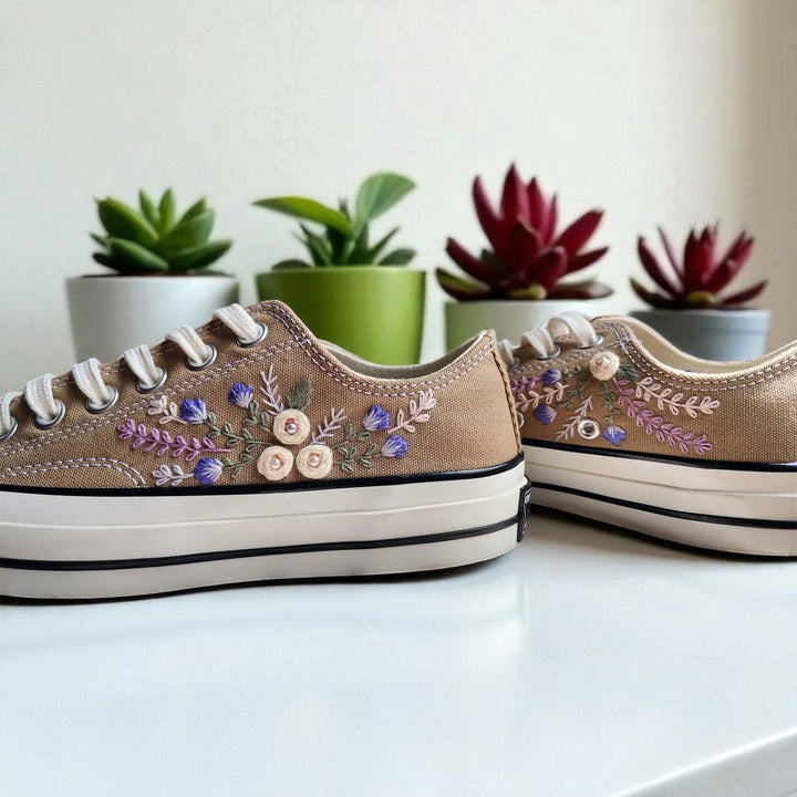 Stitchery Zone embroidered shoes for a wedding on the beach Daisiesflower Shoes Converse with floral design on beige canvas