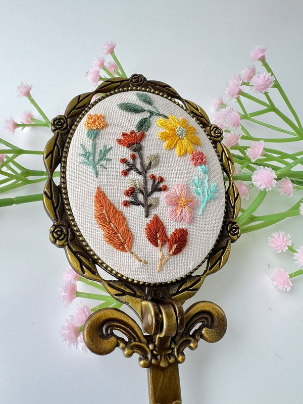 Embroidered Vintage Compact Mirror With Handle