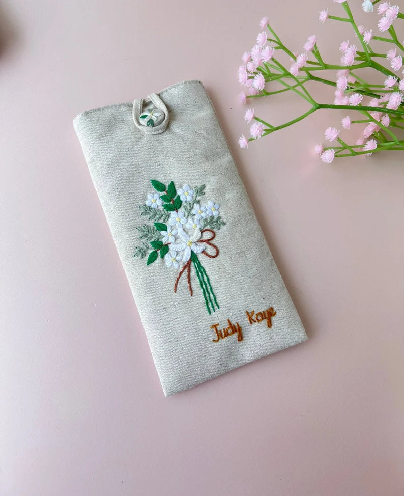 Floral Embroidered Eyeglasses case - Stitchery Zone