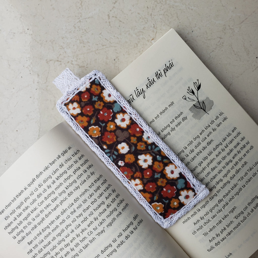 Vintage Lace-Trimmed Handmade Bookmark - Stitchery Zone