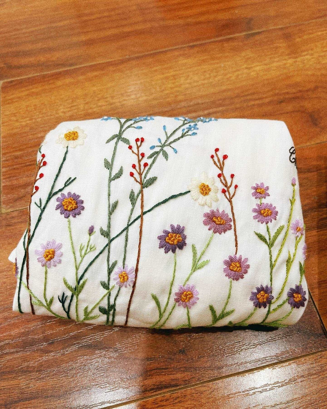 Hand Embroidered Little Flowers Tote - Stitchery Zone
