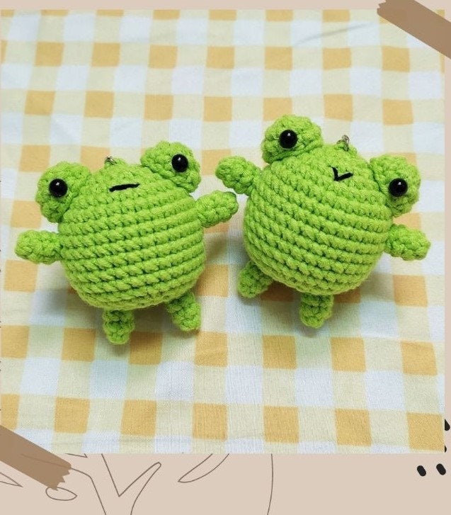 Handmade Frog keyring - Stitchery Zone