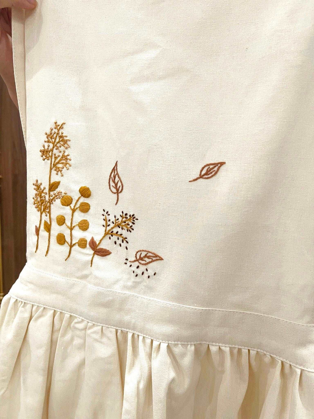 Handmade Wildflower Threads Apron - Stitchery Zone