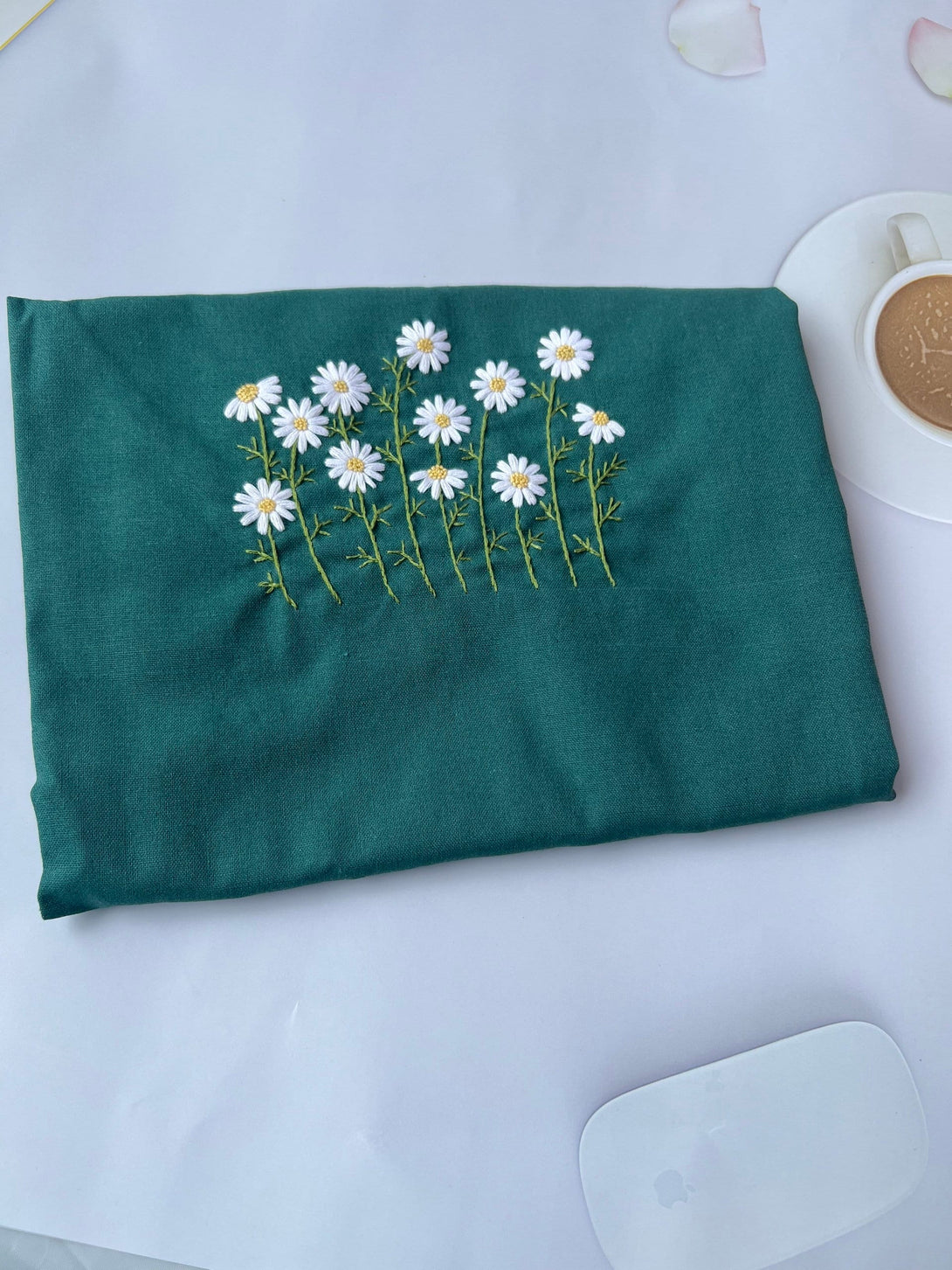 Little Daisy Handmade Apron - Stitchery Zone