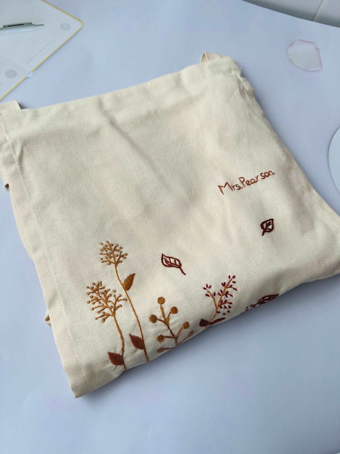 Handmade Wildflower Threads Apron - Stitchery Zone