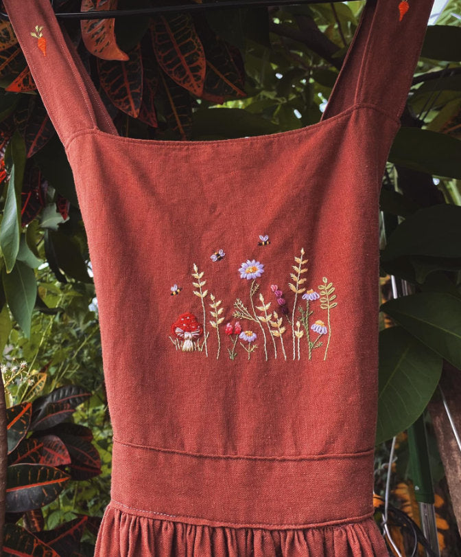 Honey Bee Embroidered Apron - Stitchery Zone