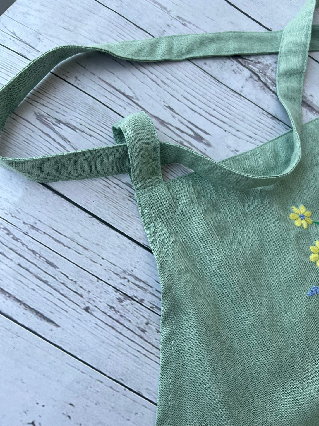 Petals and Stitches Apron - Stitchery Zone